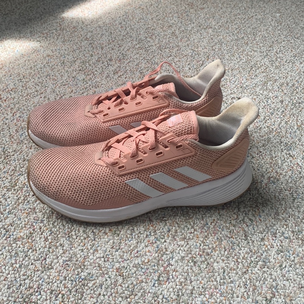 Adidas Sneakers